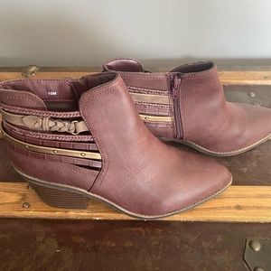 Women’s Maurice’s Ankle Boot Size 10